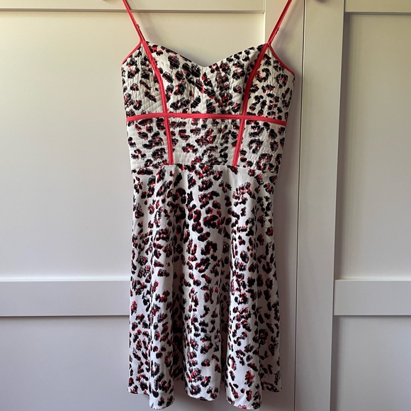 Brand new never worn Silk Leopard dress by Parker - Picture 2 of 10